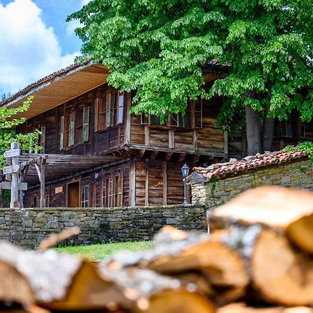 Guest Houses "Zlatna Oresha - Complex" Zheravna Extérieur photo