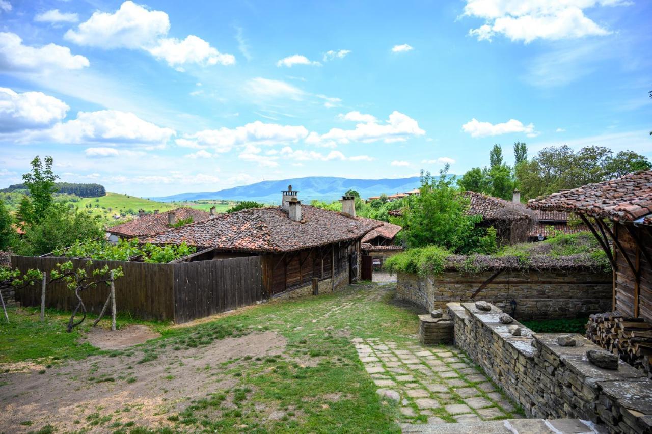 Guest Houses "Zlatna Oresha - Complex" Zheravna Extérieur photo
