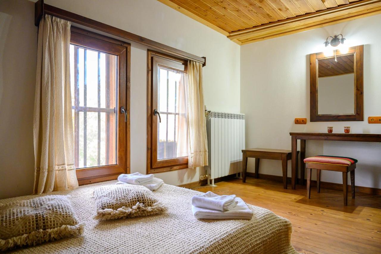 Guest Houses "Zlatna Oresha - Complex" Zheravna Extérieur photo