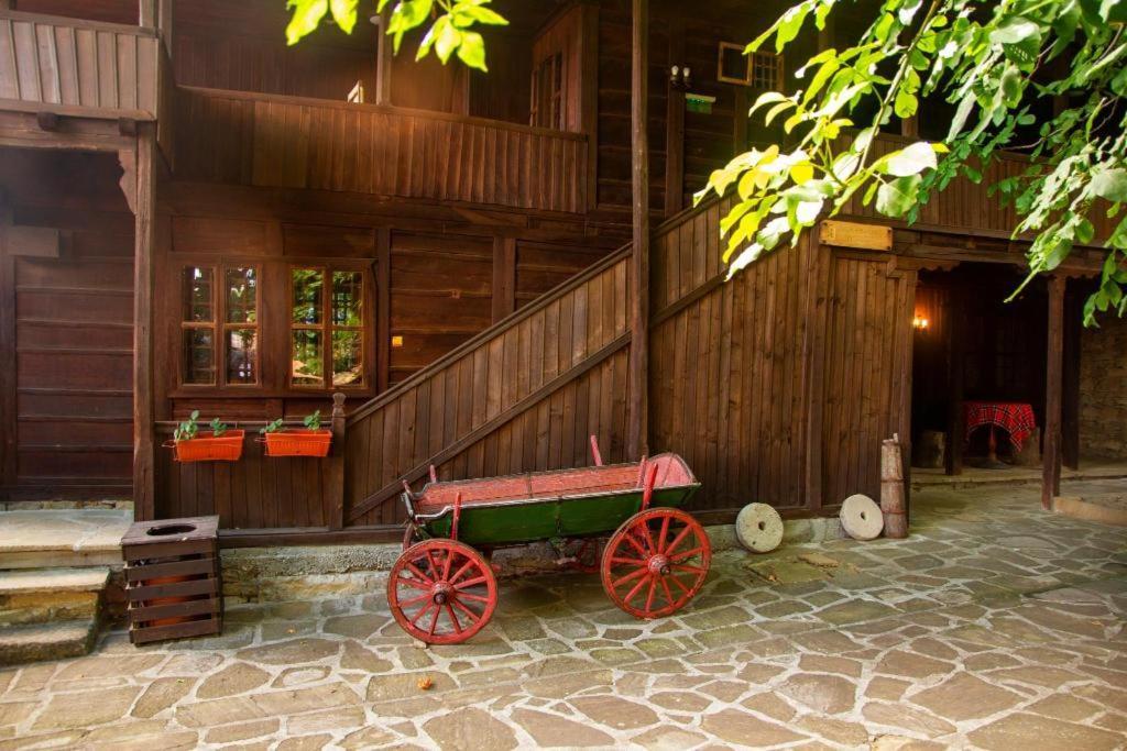 Guest Houses "Zlatna Oresha - Complex" Zheravna Extérieur photo